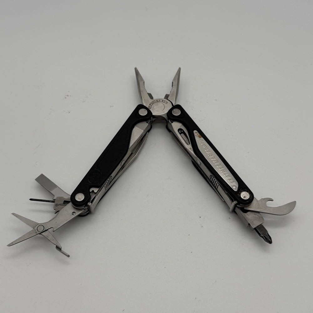 Leatherman Charge Multitool Black Silver Pliers 154CM Knife Saw File Scissors